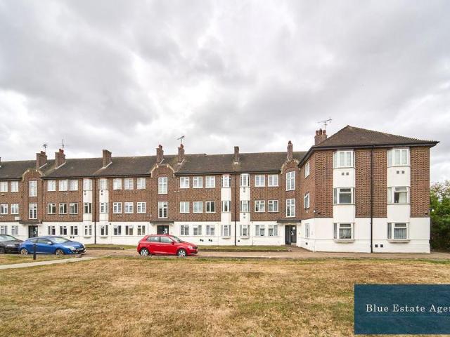 Flat for sale in London Borough of Hounslow, Osterley