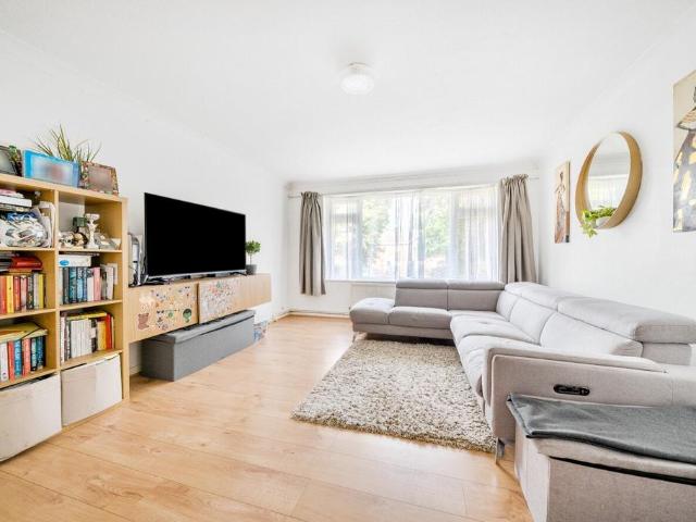 Flat for sale in Bromley Park, Greater London