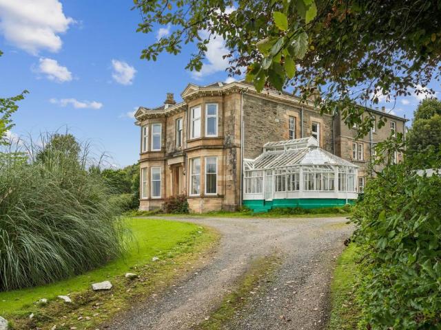 Flat for sale in Kilcreggan, Scotland