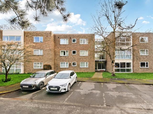 Flat for sale in North Watford