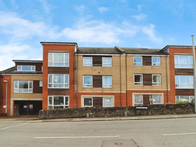 Flat for sale in Feckenham, City Of Bristol