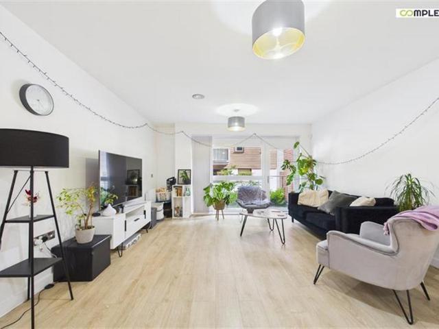 Flat for sale in Georgia, Greater Manchester