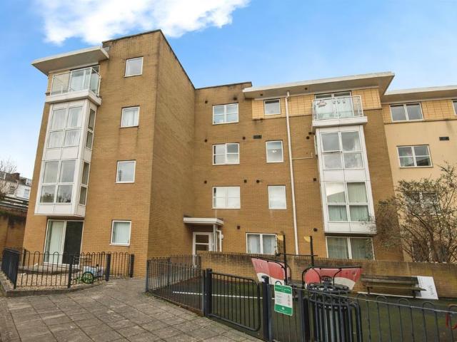 Flat for sale in Watergate, Devon