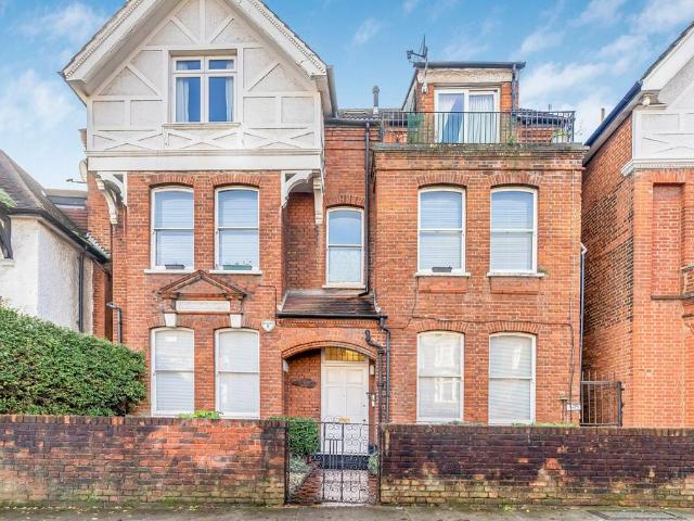 Flat for sale in West Hampstead, Greater London