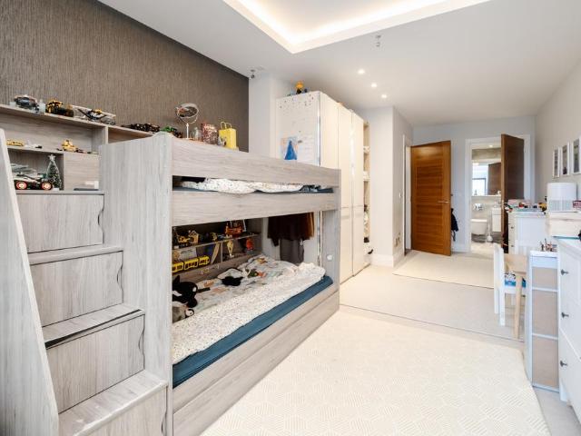 Flat for sale in Muswell Hill, Greater London