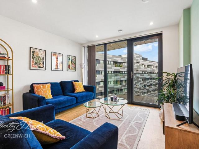 Flat for sale in Royal Borough of Greenwich, Greater London