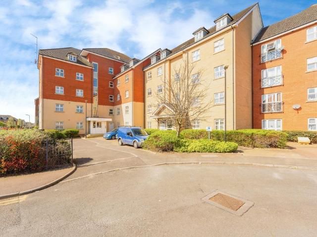 Flat for sale in Cauldwell, Bedford