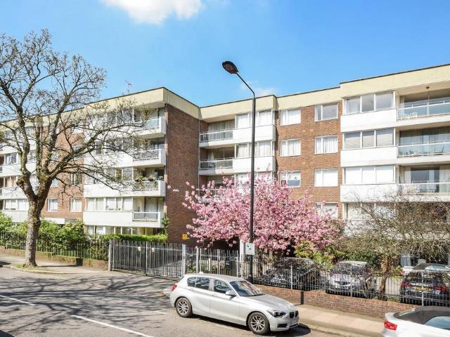 Flat for sale in Belsize Park, Primrose Hill