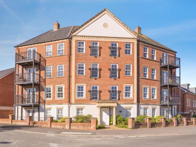 Flat for sale in Newlands, Hampshire