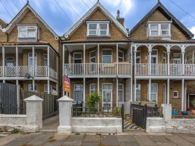 Flat for sale in Minnis Bay, Acol