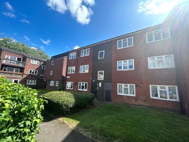 Flat for sale in Elmfield, Leicestershire