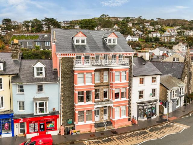 Flat for sale in Aberdyfi, Wales