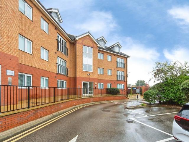 Flat for sale in Orrell Park, Liverpool