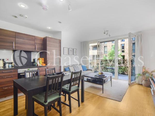 Flat for sale in Bromley-by-Bow, Poplar Grove