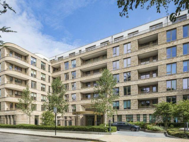 Flat for sale in Little Stanmore, Greater London