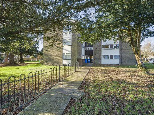 Flat for sale in Clewer Village, Windsor