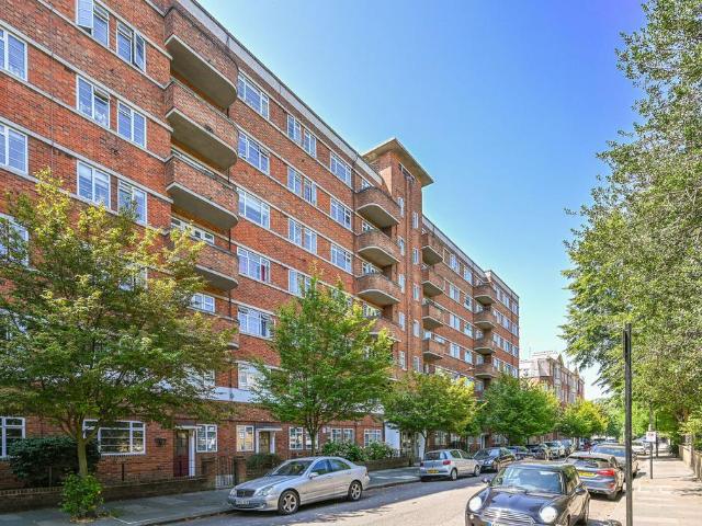 Flat for sale in West Kensington, Greater London