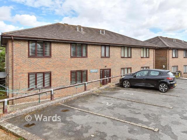 Flat for sale in Ash, Kent