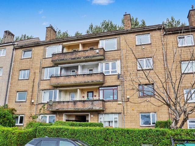 Flat for sale in Orchard Park, Giffnock