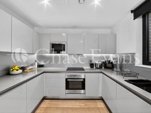 Flat for sale in Elephant and Castle, Greater London
