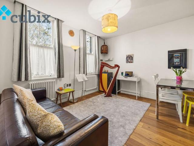 Flat for sale in Elephant and Castle, Greater London