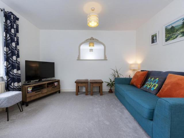 Flat for sale in Hertford, Colliers End