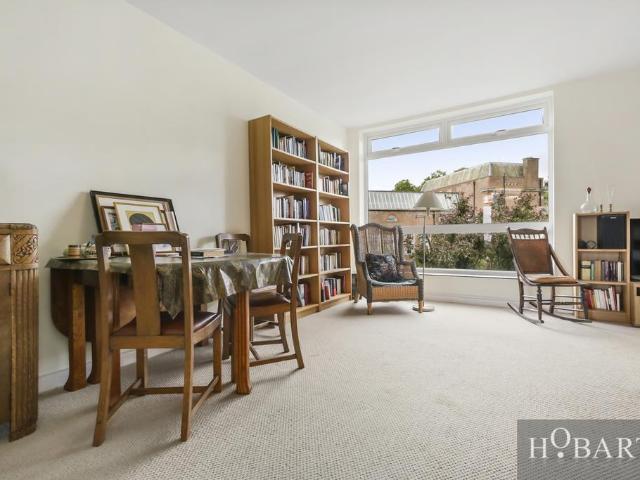 Flat for sale in Crouch End, Greater London