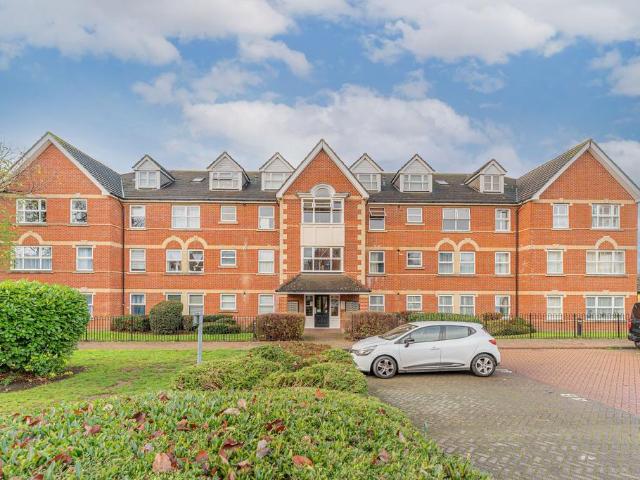 Flat for sale in Greater London