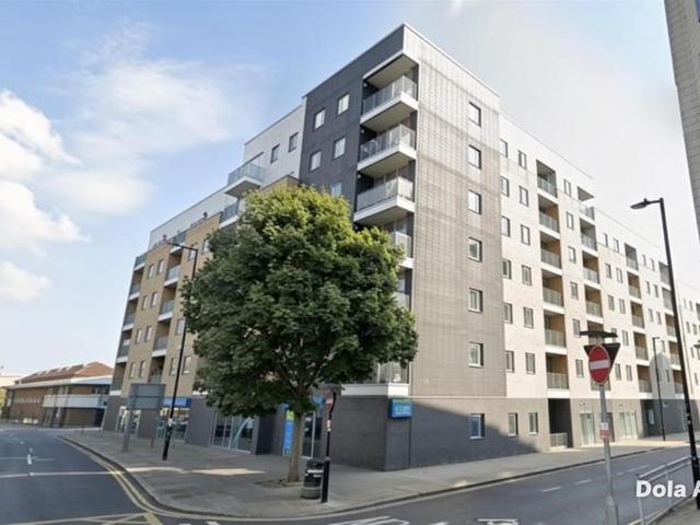 Flat for sale in Hornsey, Greater London