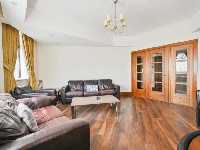 Flat for sale in Marylebone, Greater London