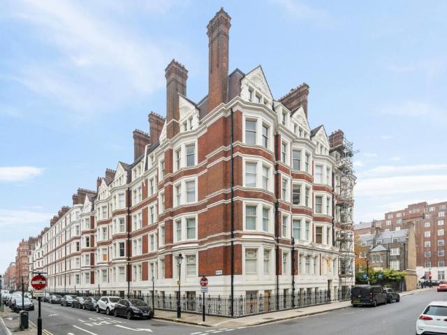 Flat for sale in Bloomsbury, Greater London