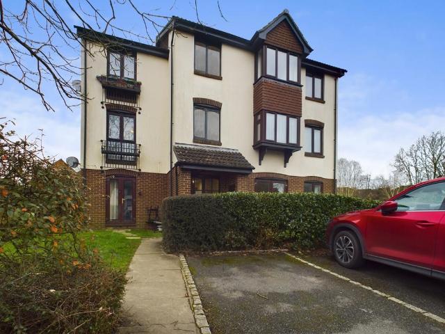 Flat for sale in Bridgefield, Kent