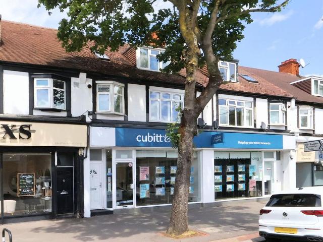 Flat for sale in London Borough of Croydon, Shirley