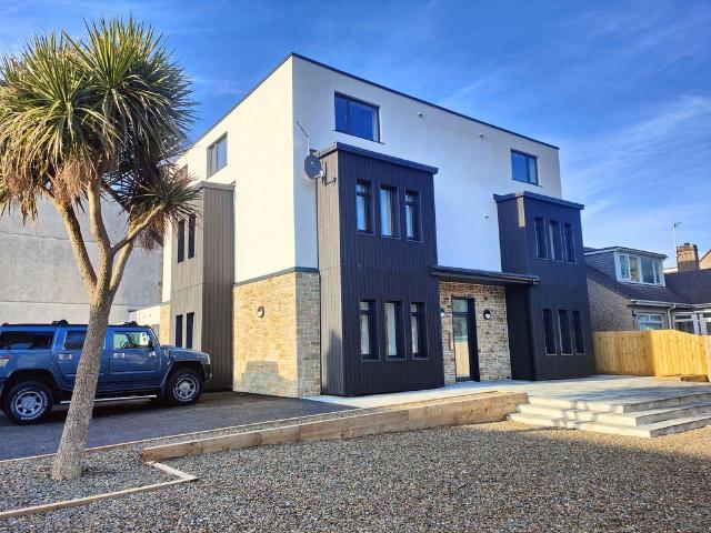 Flat for sale in Newquay, Cornwall