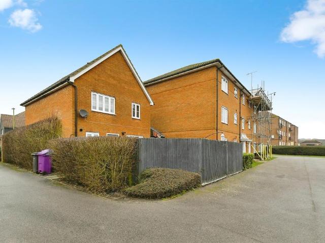 Flat for sale in Great Ashby, King's Walden