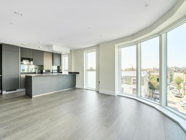 Flat for sale in Archway, Greater London