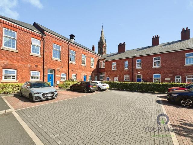 Flat for sale in Stourbridge, West Midlands