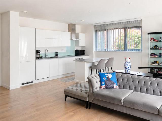 Flat for sale in Reach, Greater London