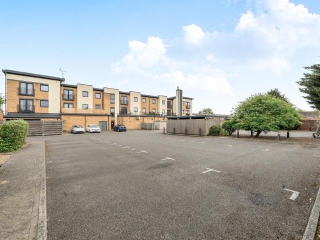 Flat for sale in Evershot, Oxfordshire