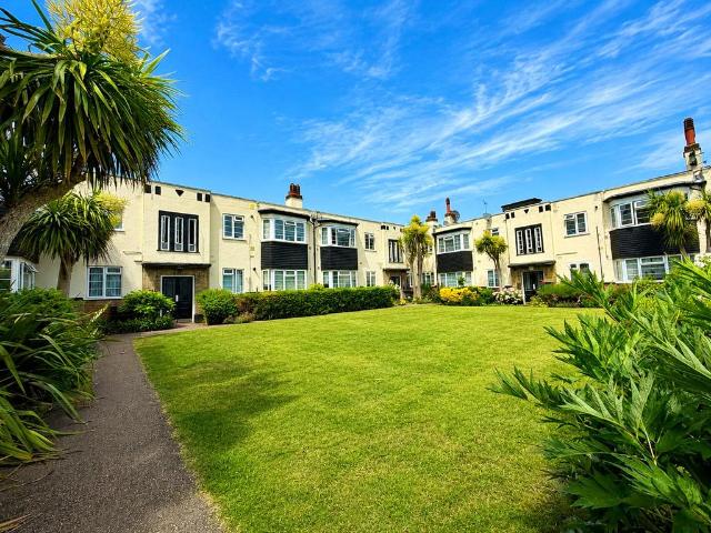 Flat for sale in London Borough of Lewisham, Deptford