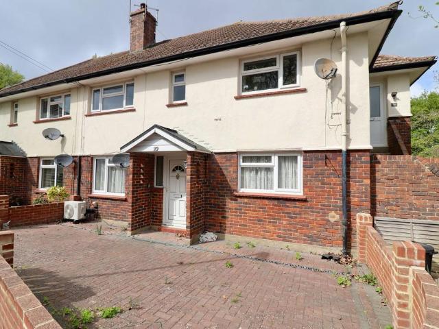 Flat for sale in Chatham
