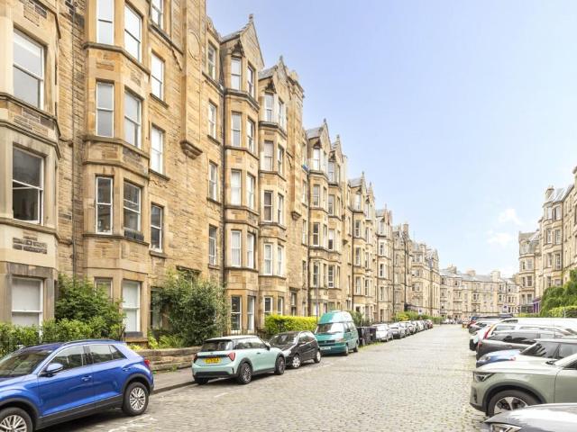 Flat for sale in Bruntsfield, Scotland