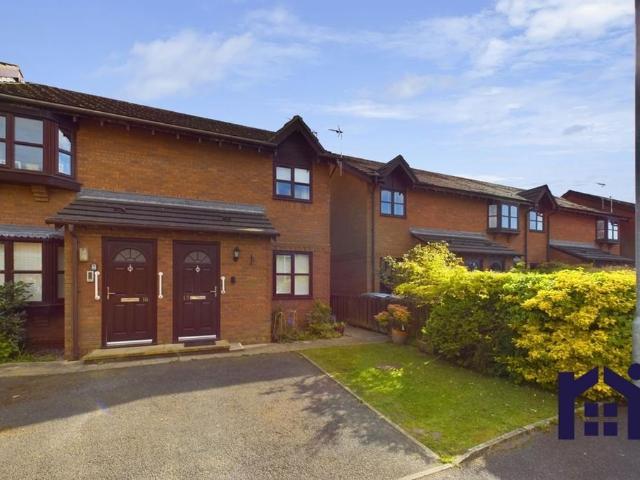Flat for sale in Tarleton, Roby Mill