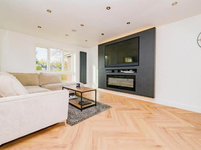 Flat for sale in Pouchen End, Hertfordshire