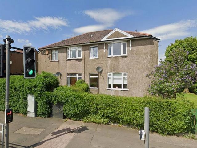 Flat for sale in Simshill, Scotland