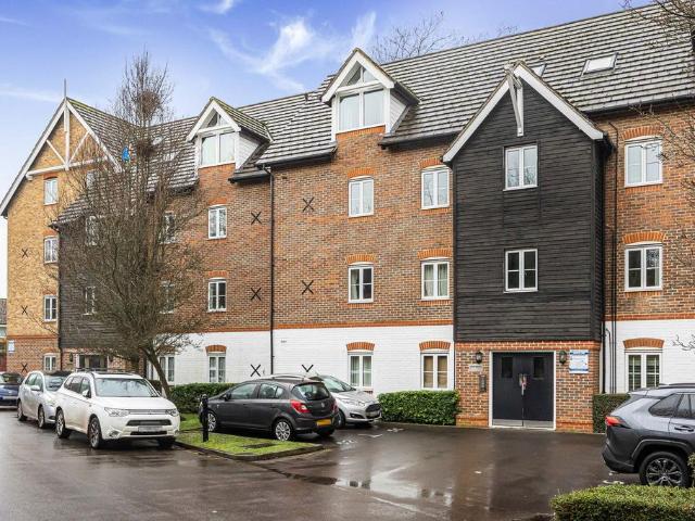 Flat for sale in Castlefield, Cressex