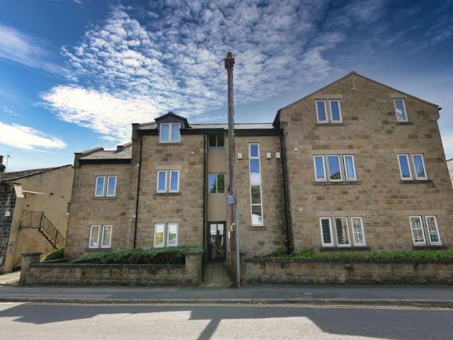 Flat for sale in Horsforth, West Yorkshire