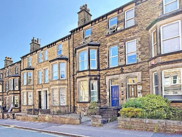 Flat for sale in Low Harrogate, Harrogate