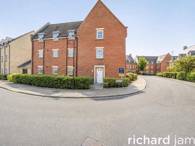 Flat for sale in Haydon End, Abbey Mead