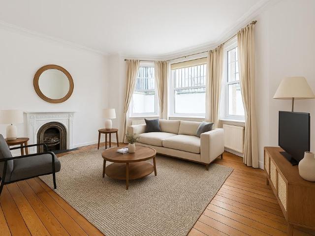 Flat for sale in Fulham, Isle Of Man